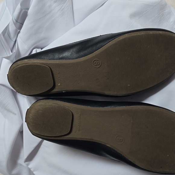 Old Navy Shoes - Picture 3 of 4